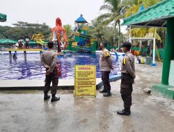 Libur Akhir Pekan Polsek Pandeglang Monitoring dan Pengamanan Kolam Renang