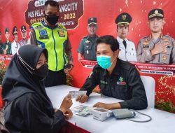 Sie Dokkes Polres Metro Tangerang Kota Bersama Dinkes Cek Kesehatan Personil PAM Natal dan Tahun Baru