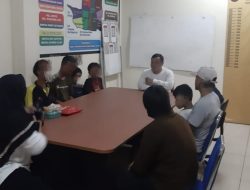 Polisi Sektor Pinang Polres Metro Tangerang Kota membina 4 Remaja Diduga Hendak Tawuran, Ini Alasannya