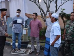 Tugas Sebagai Polisi RW, Kapolres Metro Tangerang Kota Bukber dan Tarawih Bersama Warga